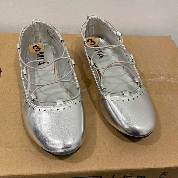 Girls shoes - Picture 2 of 4